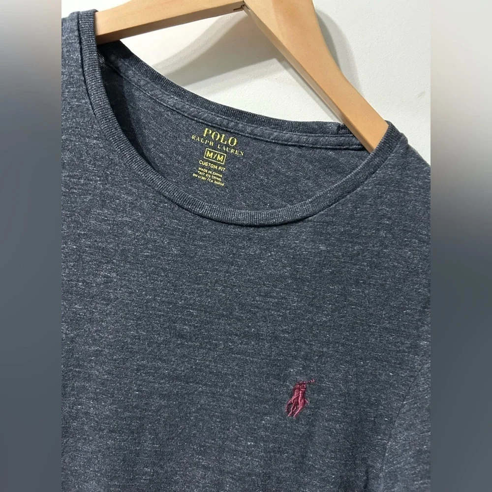 Dark Gray Polo Ralph Lauren T-Shirt size medium Burgundy Pony 💯 cotton